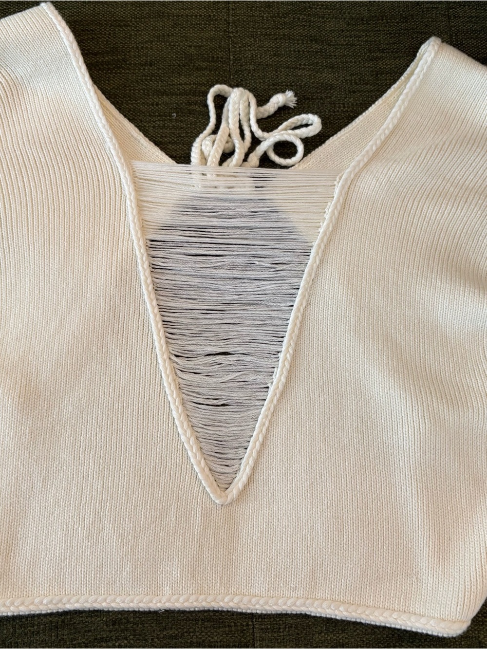 AKIRA Cream Open Knit Fringe V-Neck Sweater Size L